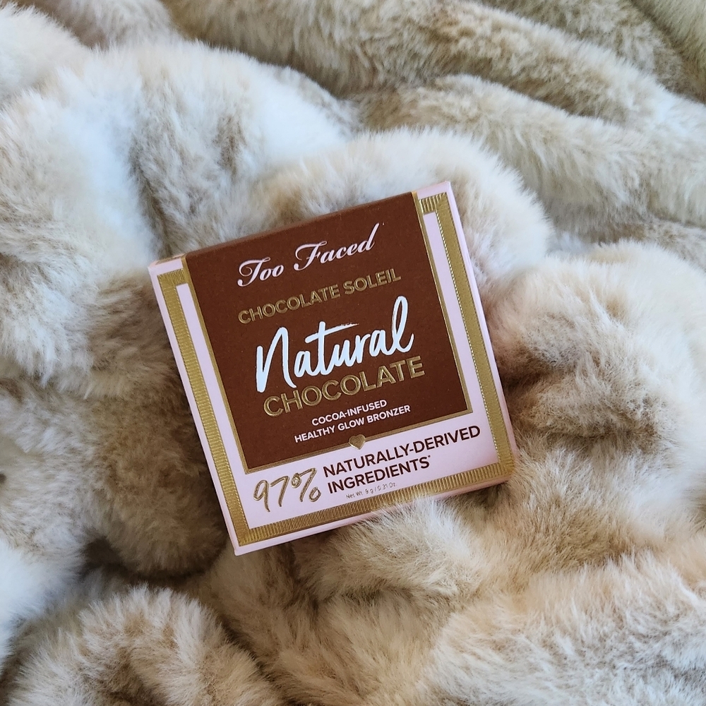 TOO FACED- Chocolate Soleil: Cocoa-Infused Healthy Glow Bronzer - Picture 13 of 13